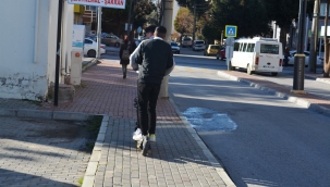 Aliağa'da tedbirsiz kullanılan scooterlar tehlike saçıyor