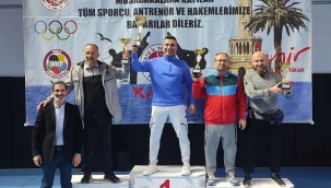 Aliağalı karateciler madalyaları topladı