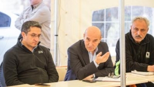 Başkan Soyer Osmaniye'deki depremzedelerle bir araya geldi