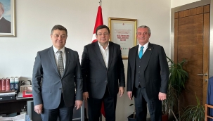  Bergama Ve Menemen Ticaret Odası Başkanı, "Milletvekili" Talebi İçin Ankara'da CHP Genel Başkan Yardımcısı'nı Ziyaret Etti