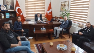 Depremzede kadın voleybol sporcusu İrem Kul'a Başkan Koştu, sahip çıktı