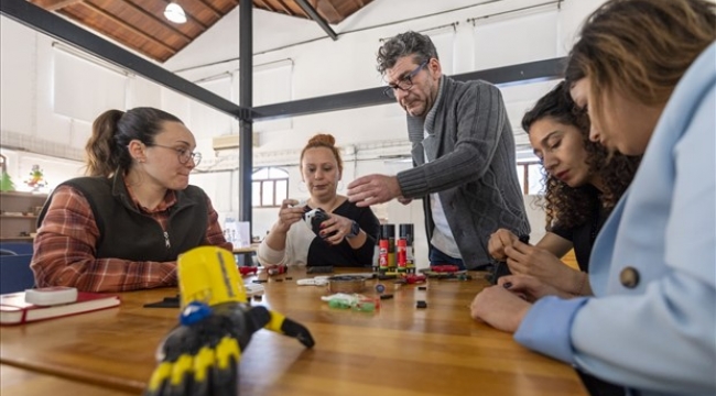 FabrikaLab İzmir'de Robotel üretildi