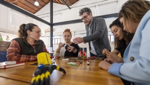 FabrikaLab İzmir'de Robotel üretildi