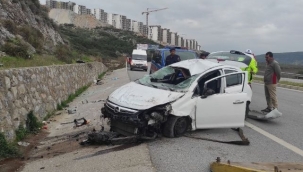 İzmir'de Trafik kazası: 2 ölü, 1 ağır yaralı