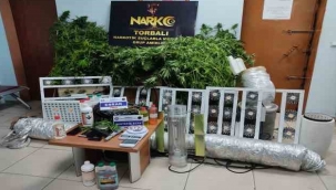 İzmir'de uyuşturucu imalathanesine çevrilen lüks eve baskın