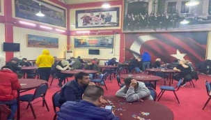 "Kolpaçino kumarhanesi"ne operasyon