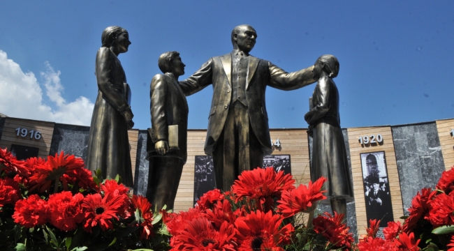 Aliağa'da Atatürk'ün gelişinin 89. Yılı için tören düzenlendi