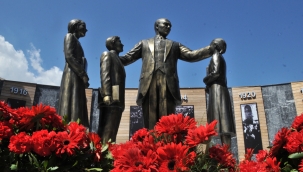 Aliağa'da Atatürk'ün gelişinin 89. Yılı için tören düzenlendi