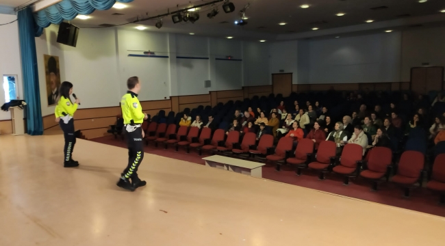 Aliağa'da öğretmenlere "Trafik Güvenliği Semineri'