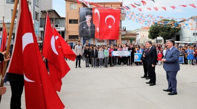 Kınık'ta 23 Nisan Ulusal Egemenlik ve Çocuk Bayramı kutlandı