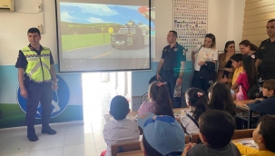 Aliağa'da jandarmadan öğrencilere trafik eğitimi 