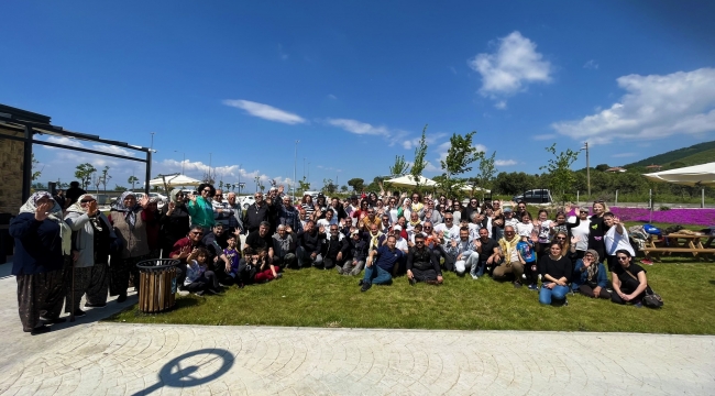 Aliağa Yörükler Derneği Güneşli Havanın Tadını Obapark'ta Çıkardı