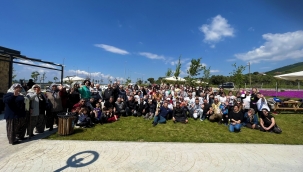Aliağa Yörükler Derneği Güneşli Havanın Tadını Obapark'ta Çıkardı