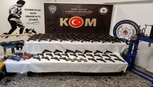 İzmir'deki yasa dışı silah ticareti operasyonunda 4 tutuklama