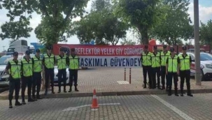 Jandarma 300 reflektif yelek dağıttı