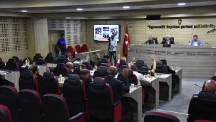 Menemen'deki Öğrencilere 5'er Bin Lira Başarı Ödülü