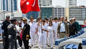 TCG Anadolu'nun ilk ziyaretçileri gurur yaşadı