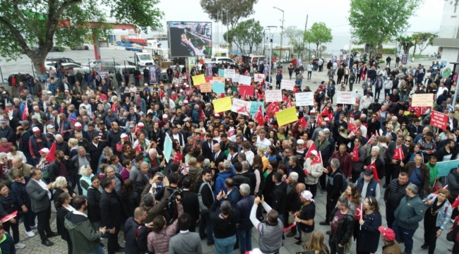 Tunç Soyer ve Şenol Aslanoğlu'na Dikili'de miting gibi karşılama