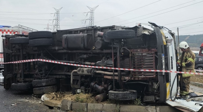 Aliağa 'da Tüp Kamyonu ile Tır Çarpıştı