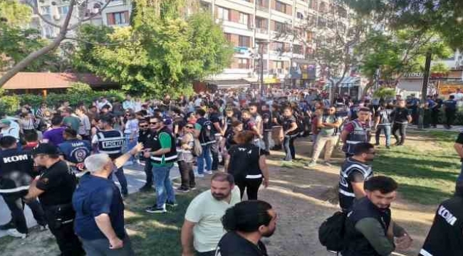 İzmir'de LGBT yürüyüşüne polis müdahalesi: 50'nin üzerinde gözaltı