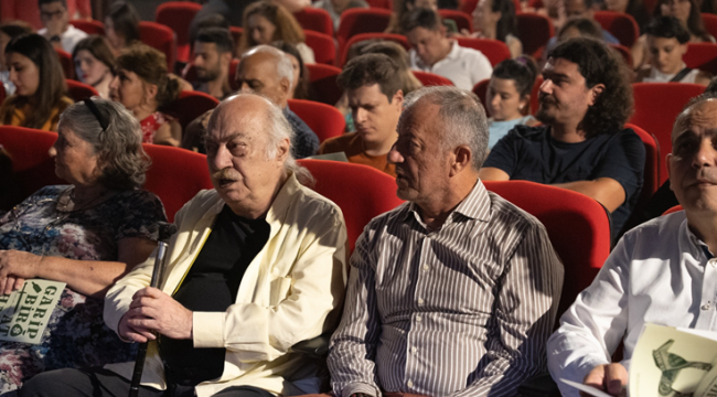 İzmir Şehir Tiyatroları Kıbrıs Tiyatro Festivali'nde sahne aldı