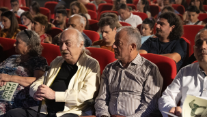 İzmir Şehir Tiyatroları Kıbrıs Tiyatro Festivali'nde sahne aldı