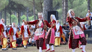 Uluslararası Bergama Kermes Festivali Finaline Muazzez Ersoy Damgası