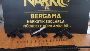 Bergama'da 4 ruhsatsız silah ele geçirildi