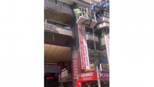 İzmir'de Arapça tabelalar tek tek indirildi