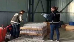 İzmir'de tonlarca sahte etil alkol ele geçirildi