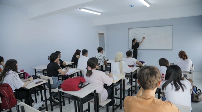 Kınık Belediyesinden Havuz Dershanesi 