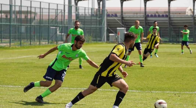 Aliağa FK, hazırlık maçında Bursa Yıldırım Spor'u Yendi