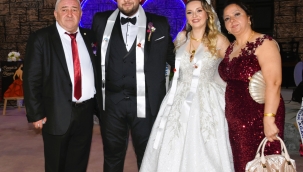 Başkan Serdar Berk kızını evlendirdi