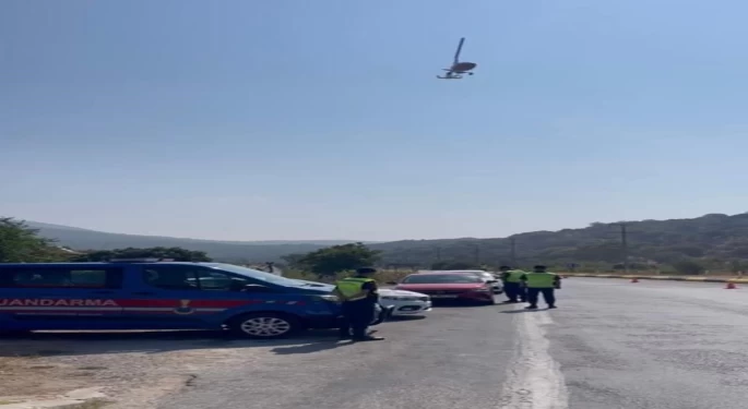 İzmir'de jandarmadan 'cayrokopter' ile trafik denetimi