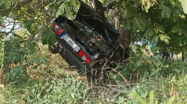 İzmir'de otomobil şarampole uçtu: 2 ölü