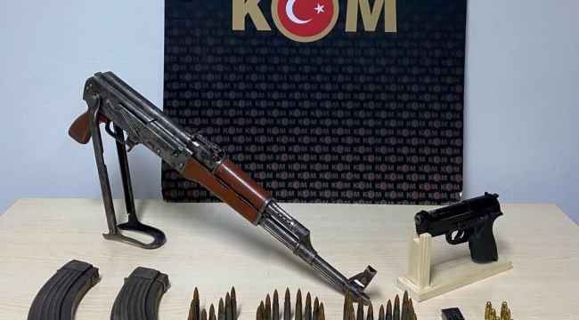 İzmir'de yasa dışı silah ticareti operasyonu