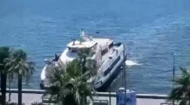 İzmir'de yolcu gemisinin kıyıya çarpma anı kamerada 