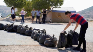 Vestel Gönüllüleri Kıvılcımlar Foça'da çevre temizliği yaptı