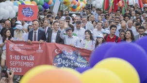 92. İzmir Enternasyonal Fuarı dünya gençlerinin enerjisiyle başladı