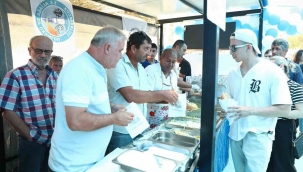 Balık av sezonu Aliağa'da balık ekmek şenliği ile kutlandı