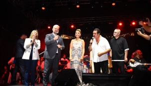 İMPARATOR SÖYLEDİ, ASARLIKLILAR HALAY ÇEKTİ