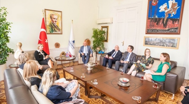 İngiltere Büyükelçisi Morris Başkan Soyer'i ziyaret etti