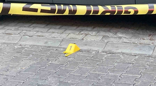İzmir'de husumetlisinin sokak ortasında vurduğu şahıs ağır yaralandı