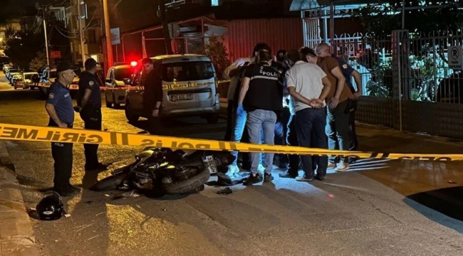 İzmir'de silahlı saldırıya uğrayan motosikletli genç hayatını kaybetti