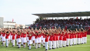  Aliağa, Cumhuriyet 100. yılında Atatürk Stadına koştu