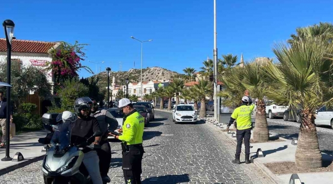 Çeşme'de kazaların ardından motosikletlere sıkı denetim