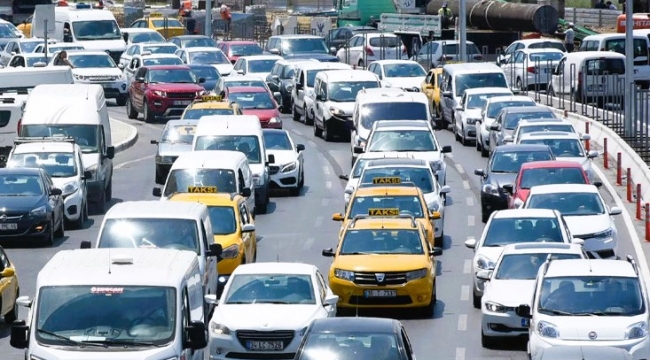 İzmir'de araç sayısı geçtiğimiz yıla göre arttı