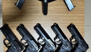 İzmir'de silah ticareti yapan 2 şüpheli yakalandı