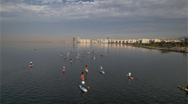 İzmirli sporcular Körfez'in keyfini sürüyor