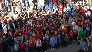 Menemen'de eğitime destek: Her öğrenciye bin TL destek